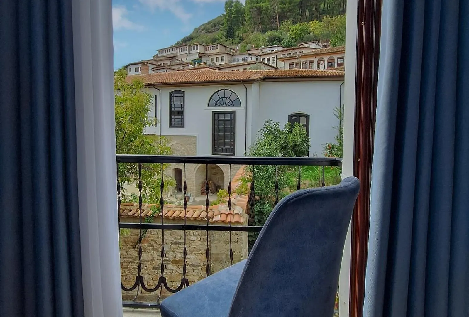 Villa Mishel Suites Berat Bed & Breakfast
