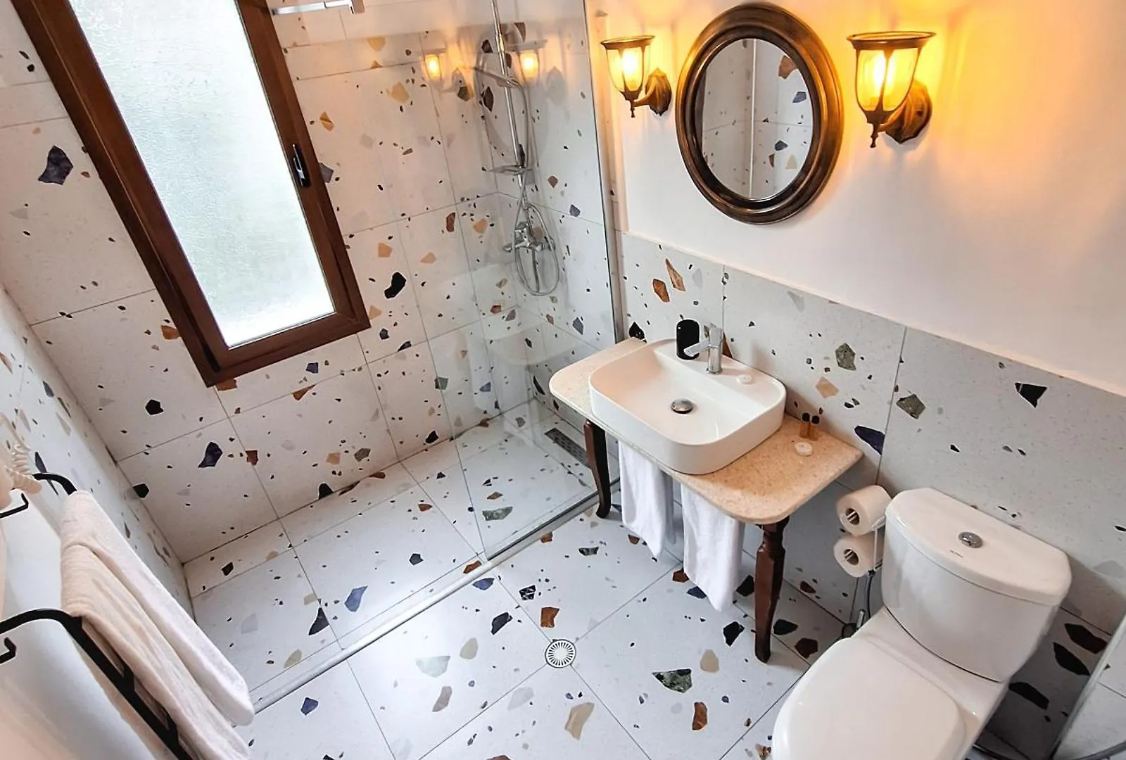 Villa Mishel Suites Berat Bed & Breakfast