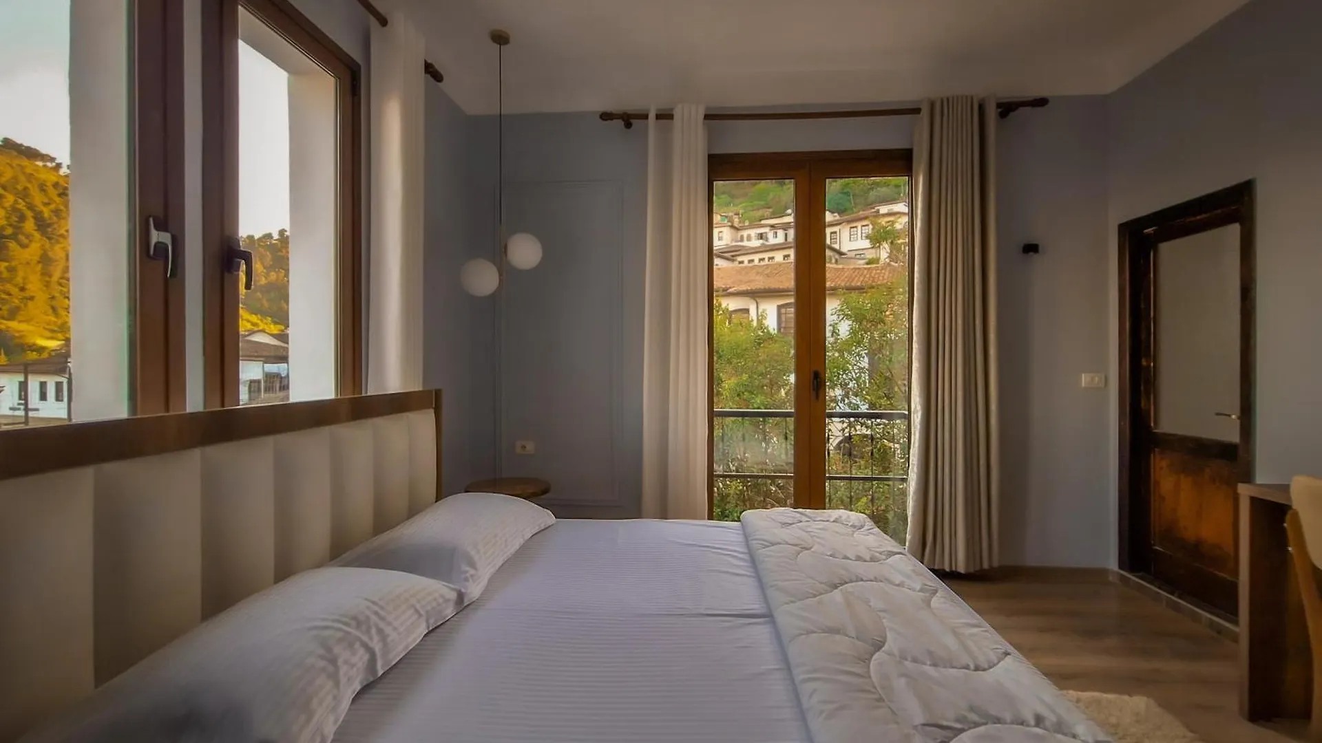 Villa Mishel Suites Berat Bed & Breakfast